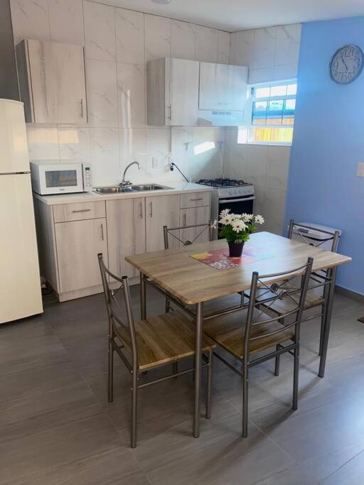 Cozy 1-Bedroom Apartment Close To City Center วิลเลมสตัด ภายนอก รูปภาพ
